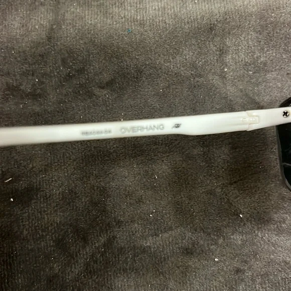 EUC authentic Revo Overhang white & gray polarized sunglasses unisex - Picture 5 of 7